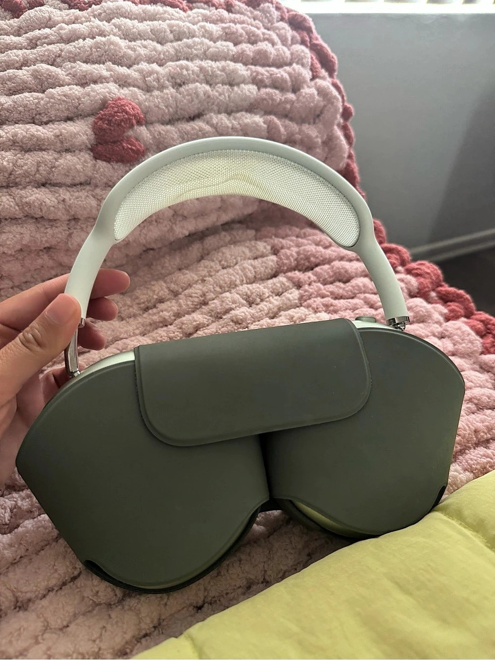 Apple AirPods Max Over-Ear Headphones in Green comes with box